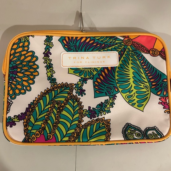 Clinique Handbags - Clinique Tropical Leaf Print Pouch